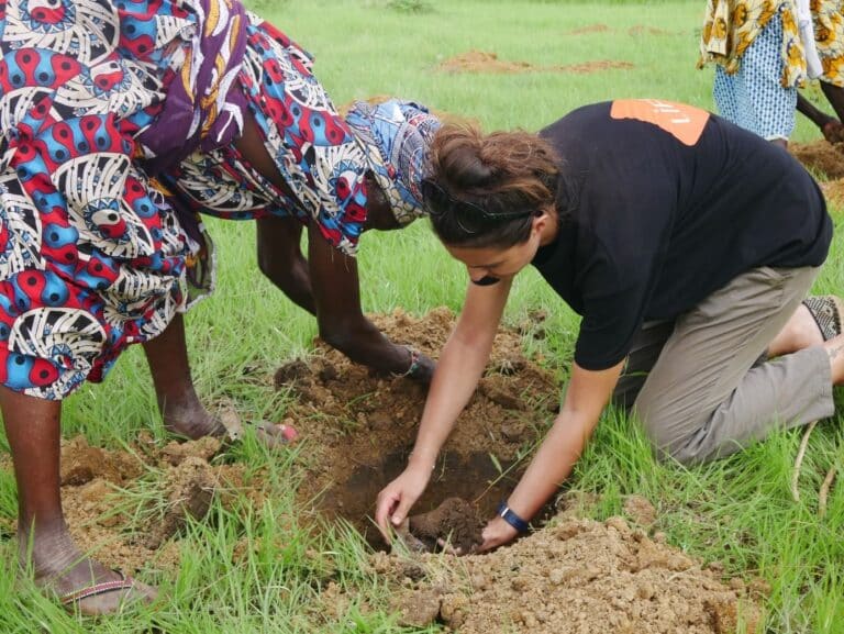 ONG environnementale plantation arbre population locale