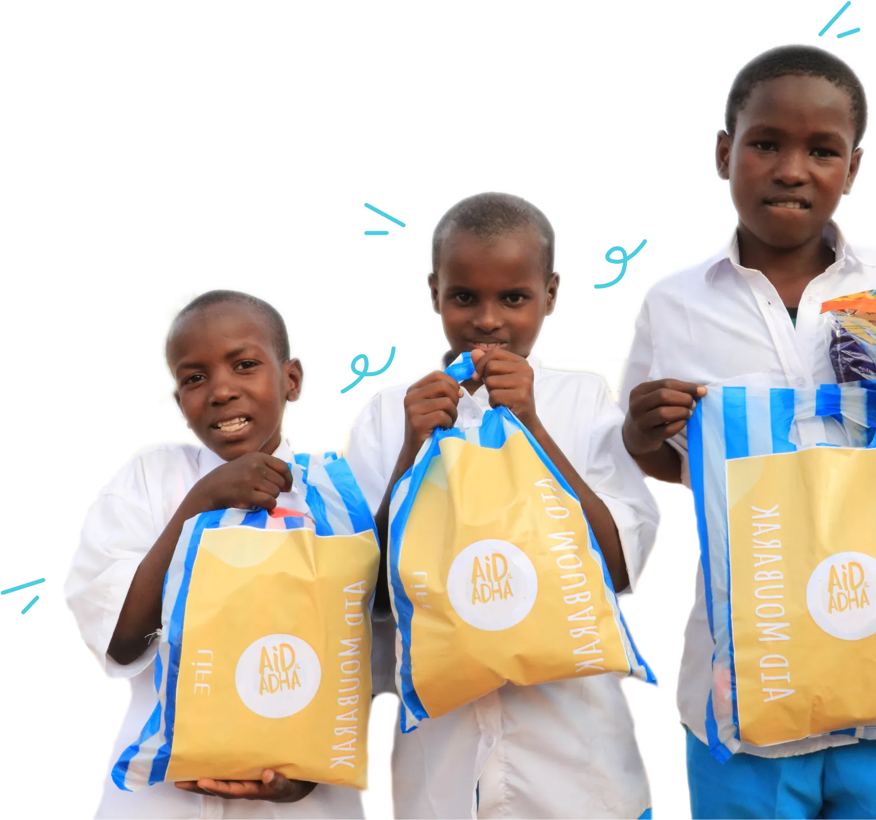 Trois enfants en chemise blanche tenant des sacs jaunes et bleus « Aïd Mubarak » de LIFE, dessins bleus autour