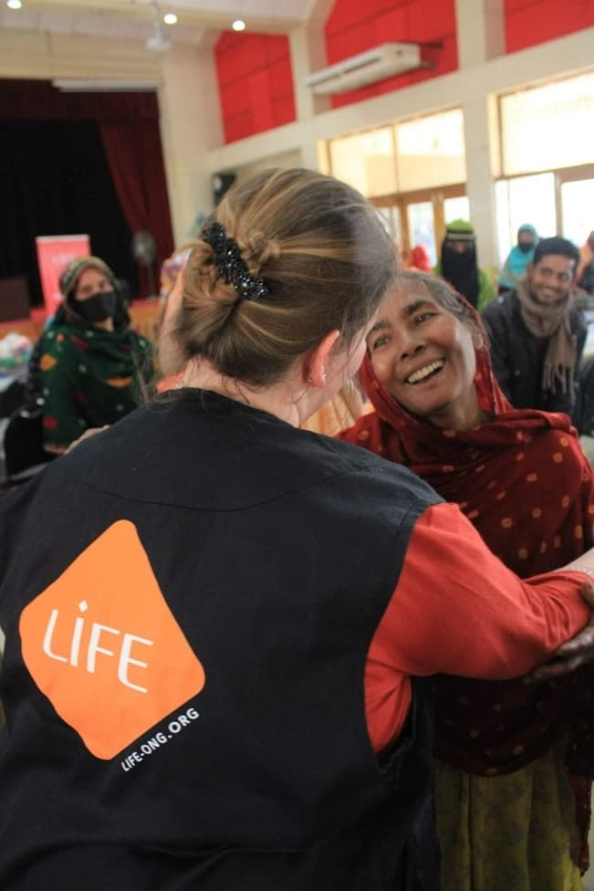 Ong Life au Bangladesh, aide humanitaire